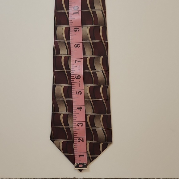 Stafford Men's Burgandy and Gold Silk Necktie - Picture 7 of 8